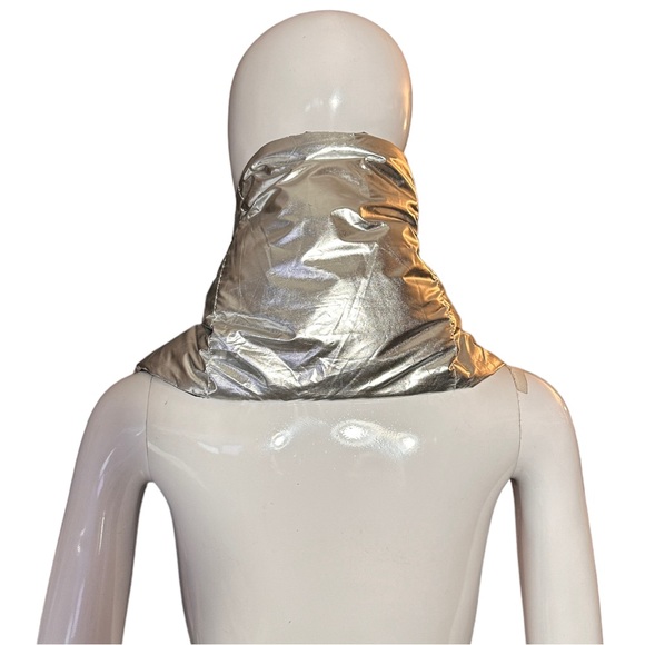 SILVER PUFFER SCARF & MATCHING HAT (NEW) - Picture 10 of 14